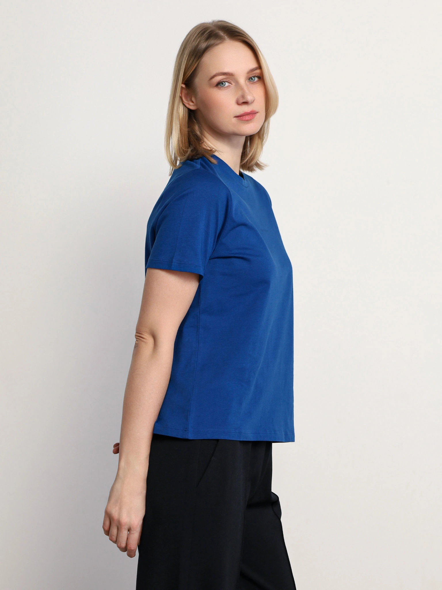 Футболка синего цвета из хлопка